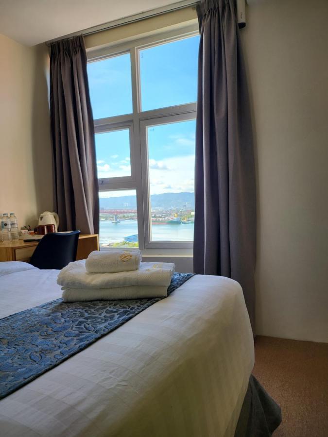 Sempre Premier Inn - Mactan Airport Hotel Lapu-Lapu City Bagian luar foto