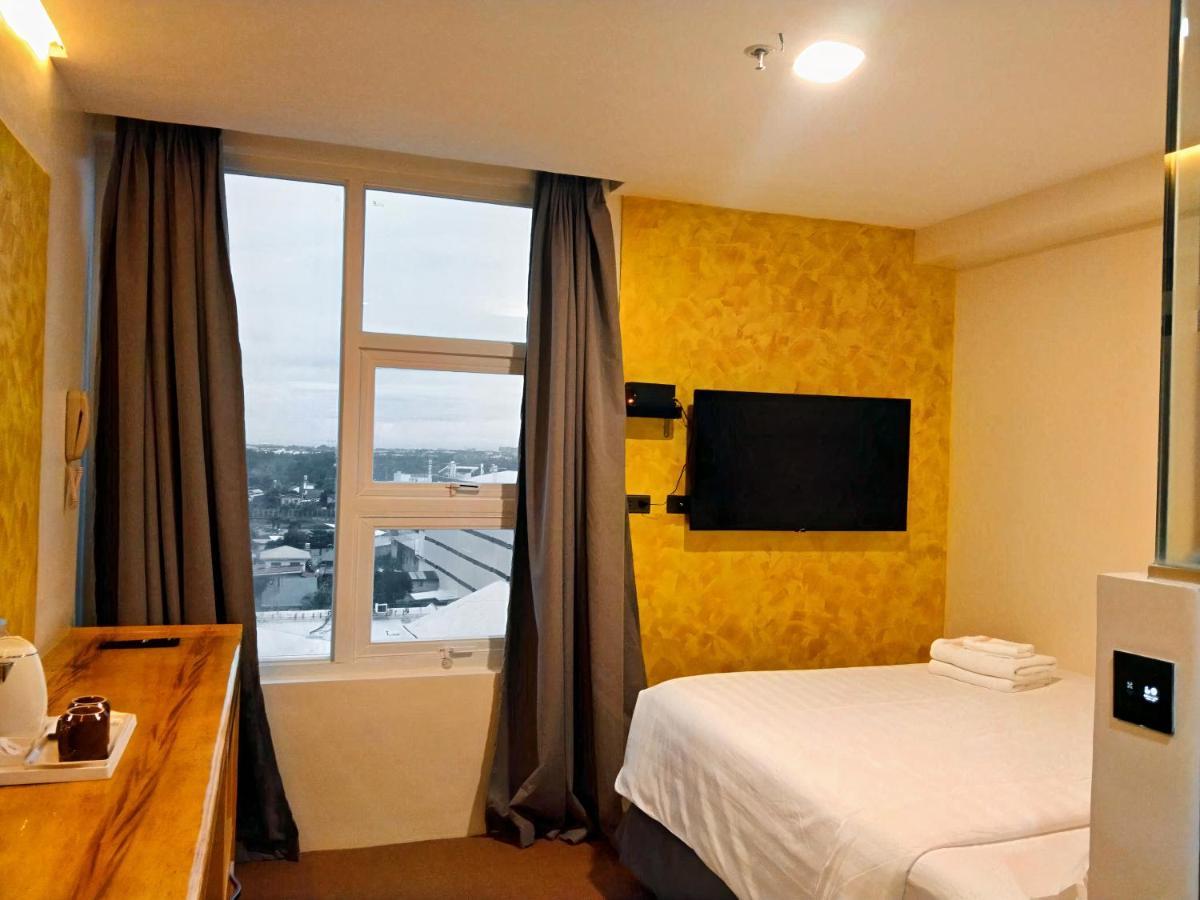 Sempre Premier Inn - Mactan Airport Hotel Lapu-Lapu City Bagian luar foto