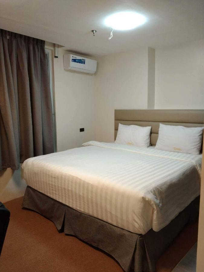 Sempre Premier Inn - Mactan Airport Hotel Lapu-Lapu City Bagian luar foto